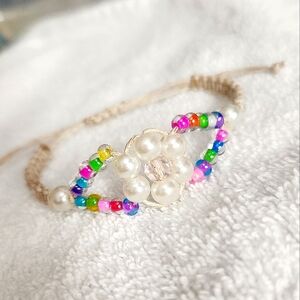 Beautiful White Pearl Flower w/colorful beads